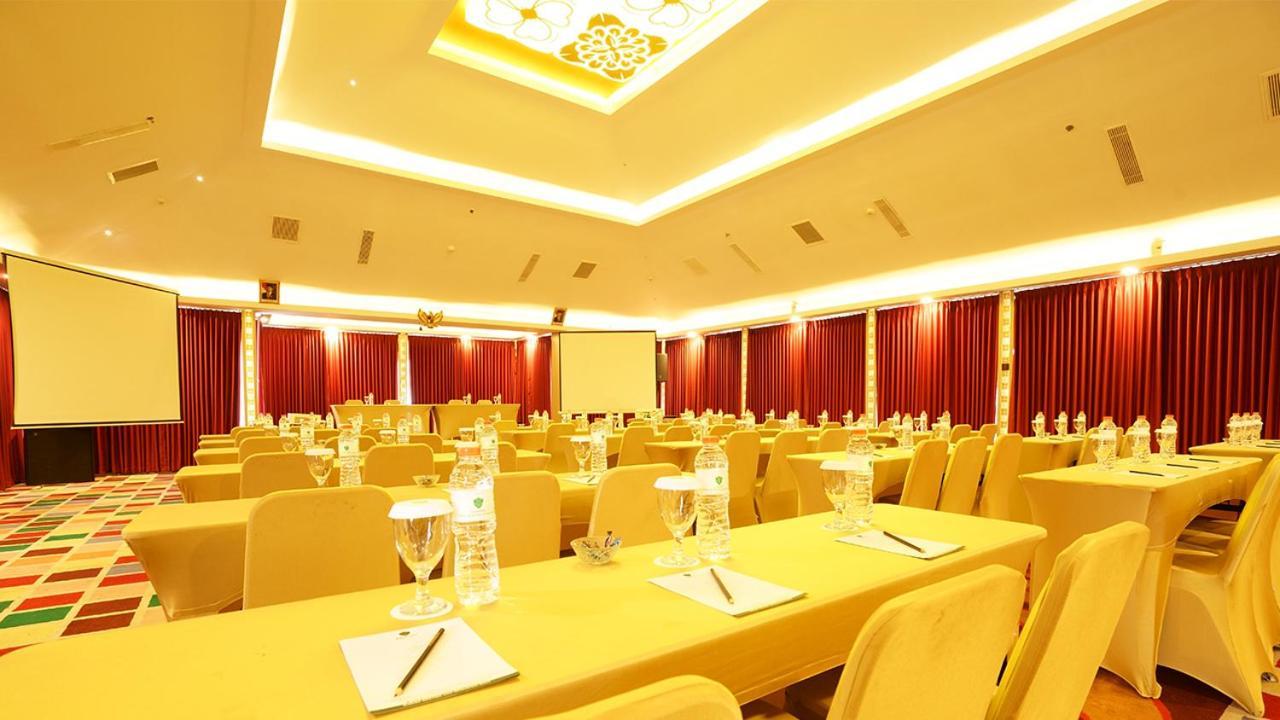 Kj Hotel Джокьякарта Экстерьер фото