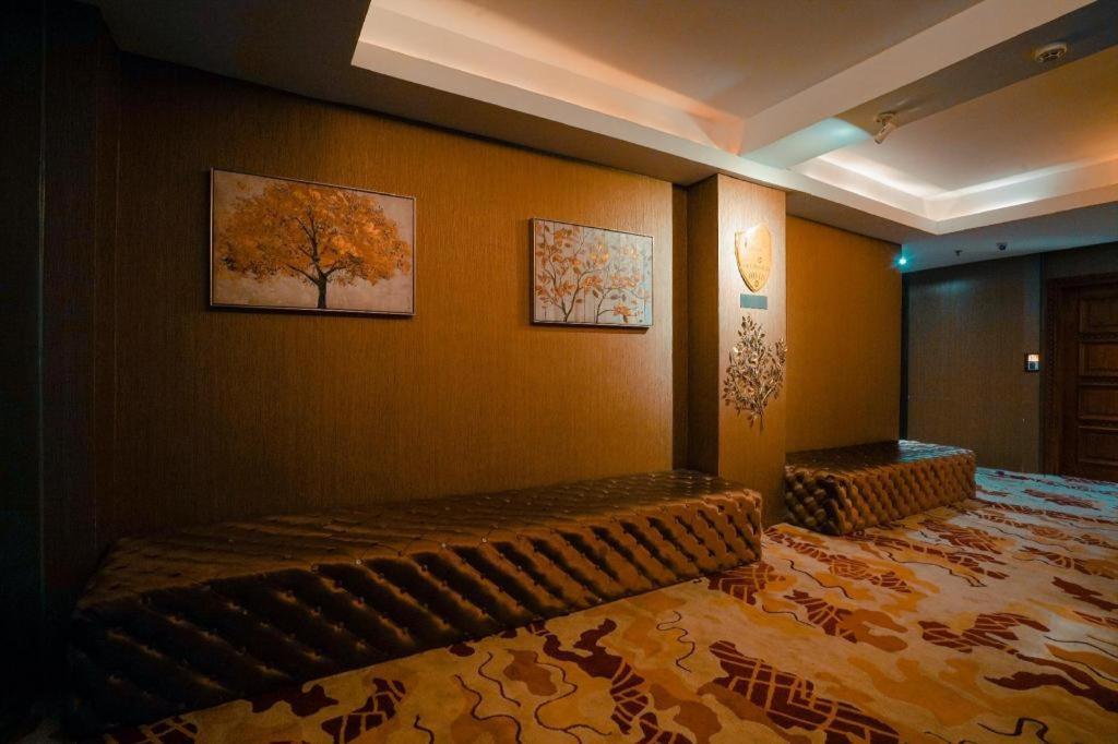 Kj Hotel Джокьякарта Экстерьер фото
