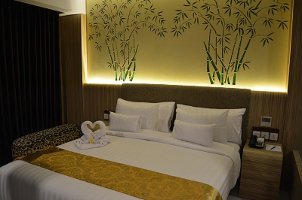 Kj Hotel Джокьякарта Экстерьер фото