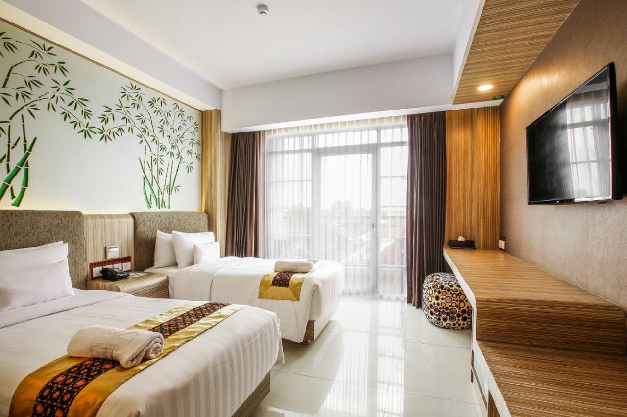 Kj Hotel Джокьякарта Экстерьер фото