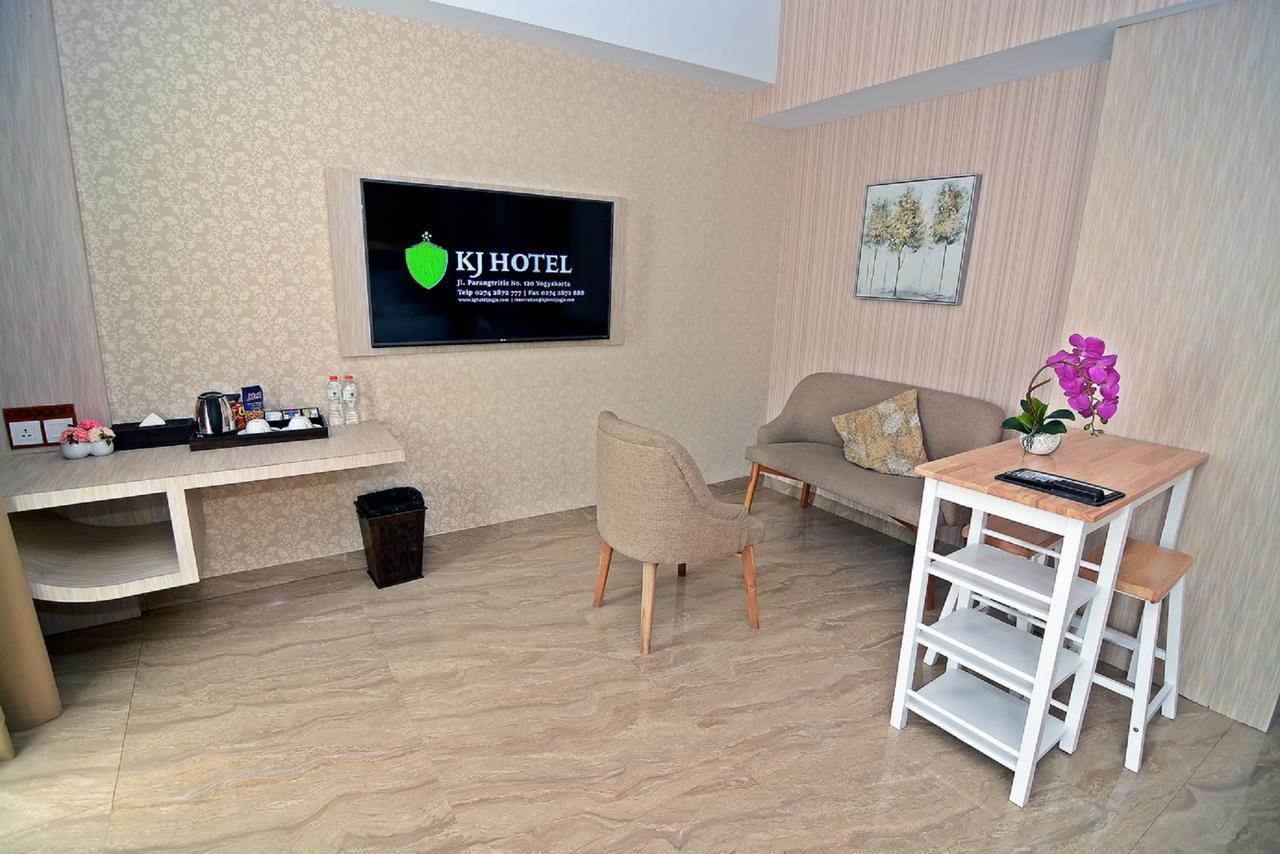 Kj Hotel Джокьякарта Экстерьер фото