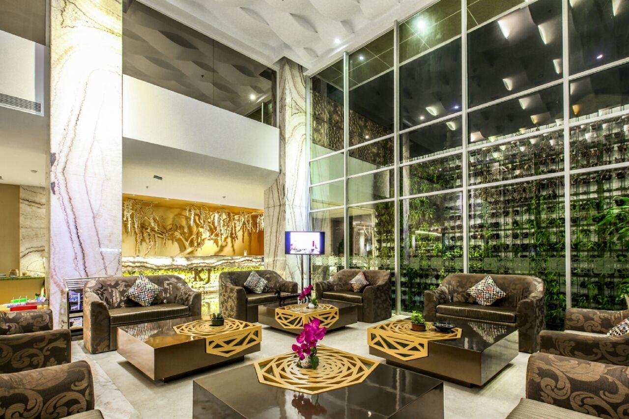 Kj Hotel Джокьякарта Экстерьер фото
