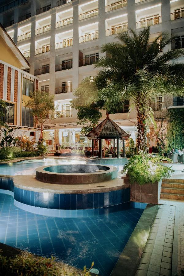 Kj Hotel Джокьякарта Экстерьер фото